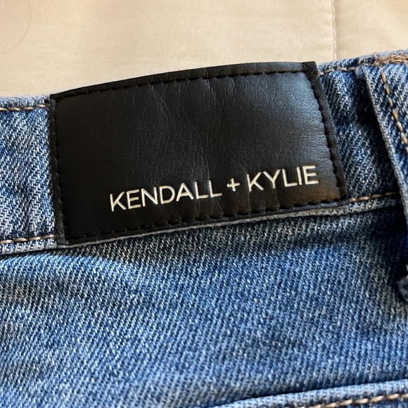 Kendall and Kylie Jean Shorts - Picture 3 of 3